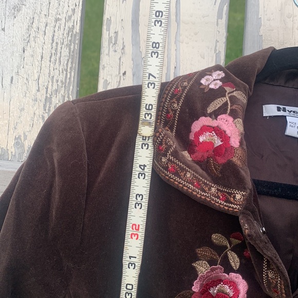 Embroidered long coat brown floral Nygard Collection - Picture 13 of 16